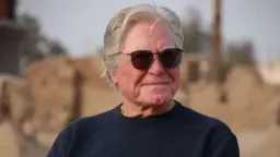 حسين فهمي عن علاقته بمحمود...