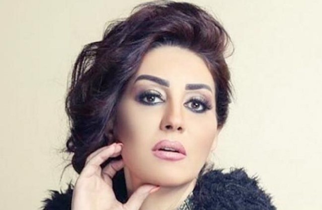 الفنانة وفاء عامر