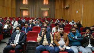 محافظ الفيوم يلتقي مستثمري المنطقة...