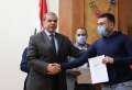 سعفان يسلم 11300 وثيقة تأمين...