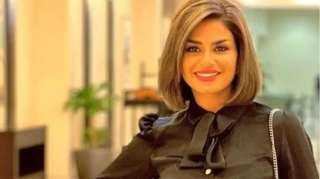 منة فضالي تخطف الأنظار في...