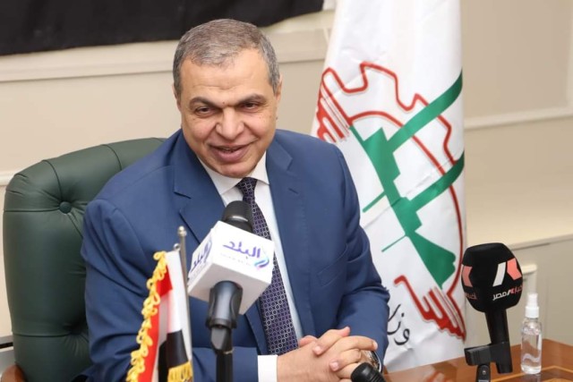وزير القوي العاملة
