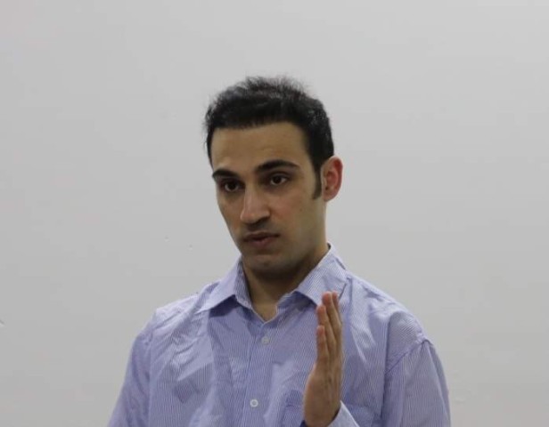 الكاتب أحمد يونس
