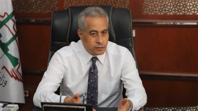 حسن شحاتة وزير القوى العاملة