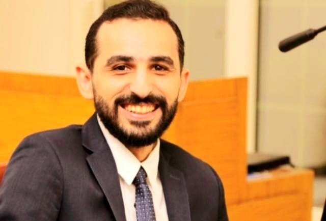 مستشار قانوني
