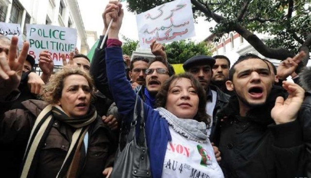 "على خلفية عملية إجلاء سرية".. الجزائر تستدعي سفيرها في فرنسا