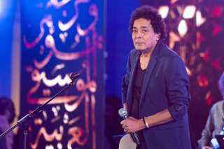 عمرو مصطفى يكشف حقيقة اعتزال...