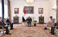 الرئيس السيسي يستقبل وزير دفاع...
