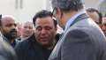 محمد فؤاد يتلقى العزاء في...