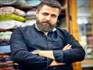 «لا تنظر إلى ما يملكه...
