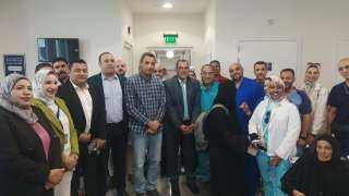 محافظ السويس يتفقد قافلة طب...