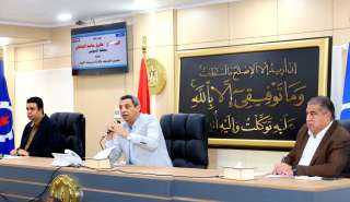 محافظ السويس يؤكد على عدم...