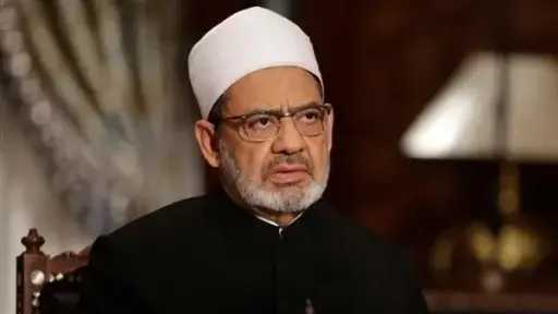 السيسي يجري اتصالًا هاتفيّا بشيخ...