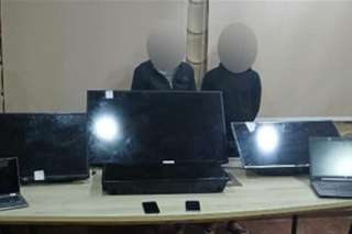 القبض على عاطلين بتهمة سرقة...