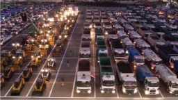 أسطول ضخم.. محافظة القاهرة تستعرض...