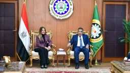 محافظ الدقهلية يستقبل وفد البنك...