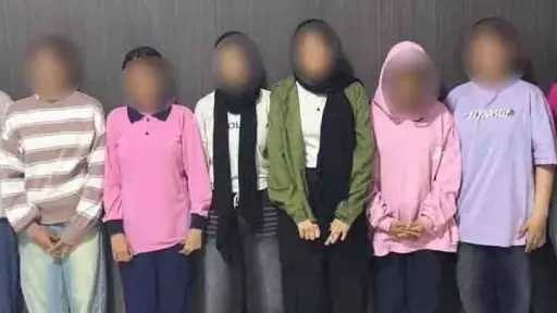 «الداخلية»: القبض على 8 فتيات...