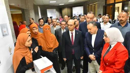 محافظ أسيوط ورئيس جامعة أسيوط...