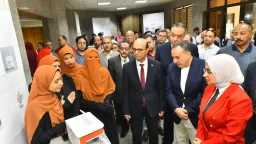 محافظ أسيوط ورئيس جامعة أسيوط...