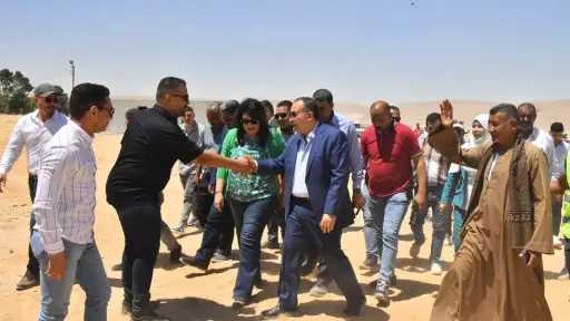 محافظ أسيوط يتفقد مشروع إنشاء...