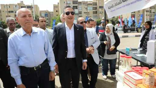 محافظ القاهرة يتفقد سوق اليوم...