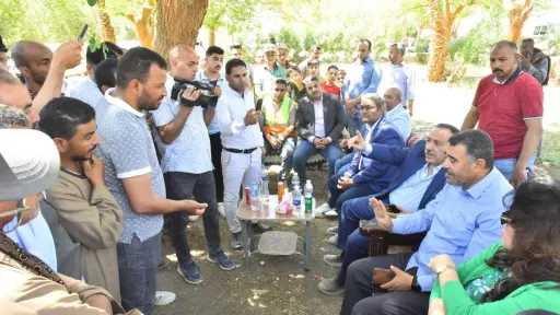 محافظ أسيوط يلتقي أهالي عرب...