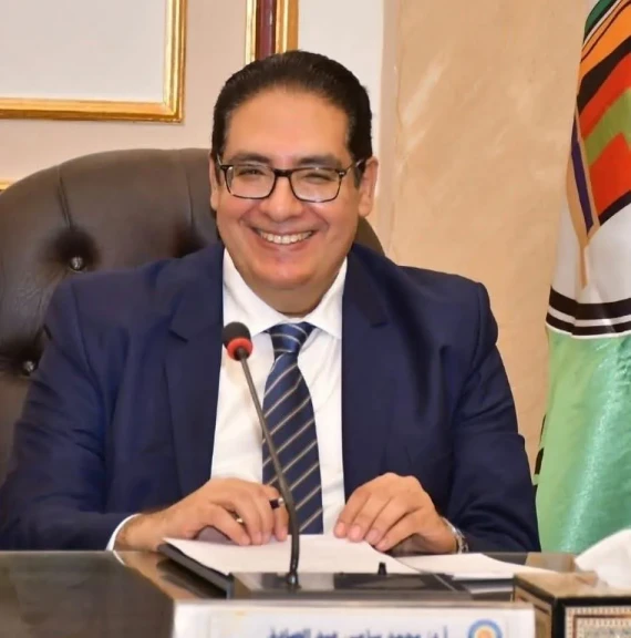 د. محمد سامي عبد الصادق، رئيس جامعة القاهرة