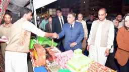 اللواء”مرزوق” يتفقد معرض”كنوز مطروح” للتمور...