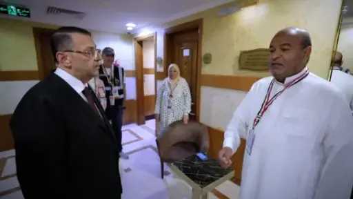 رئيس بعثة الحج يتفقد أحوال...