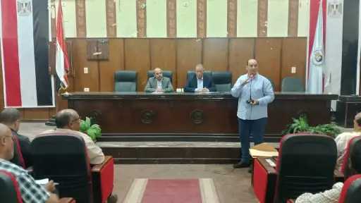محافظ أسيوط يعلن الجاهزية الكاملة...