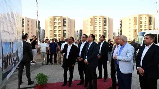 رئيس الوزراء يتفقد عددا من...