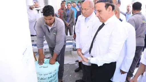 محافظ القاهرة يتفقد مطاحن إنتاج...