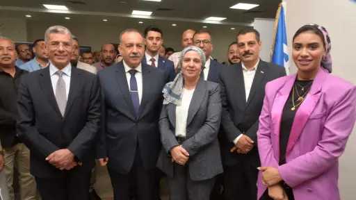 محافظ أسيوط يتفقد المعرض العلمي...