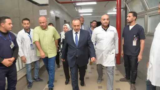 محافظ أسيوط يزور المستشفيات لتهنئة...