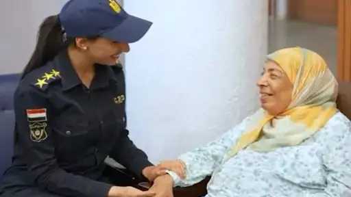 الداخلية تحتفل مع كبار السن...