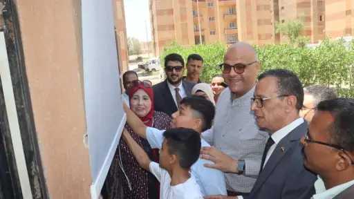 محافظ القليوبية يفتتح مخبزاً نصف...