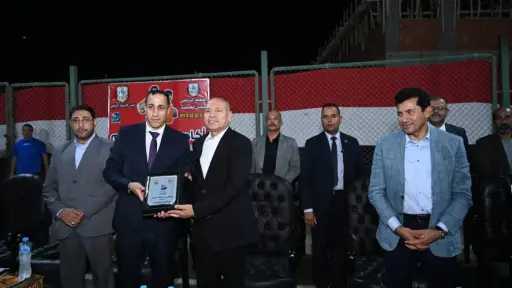 وزير الشباب والرياضة ومحافظ القاهرة...