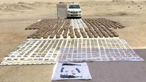 مصرع عنصرين جنائيين شديدى الخطورة عقب تبادل إطلاق النيران مع قوات الشرطة بإحدى الدروب الصحراوية بجنوب البلاد