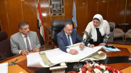 محافظ أسيوط يعلن اعتماد الحدود الإدارية الجديدة للمحافظة بزيادة مليون ونصف فدان غربًا