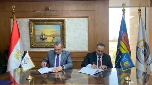 محافظ أسيوط ورئيس صندوق التنمية...