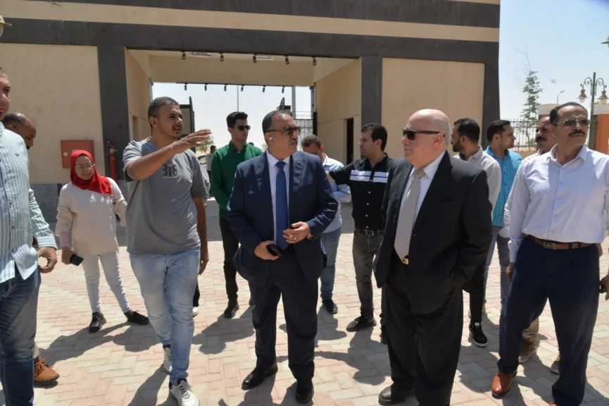 محافظ أسيوط