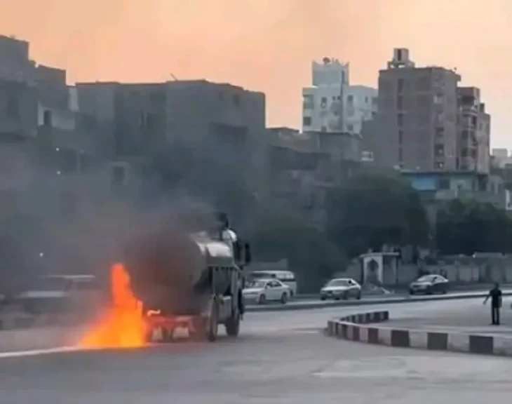سيارة وقود مشتعلة