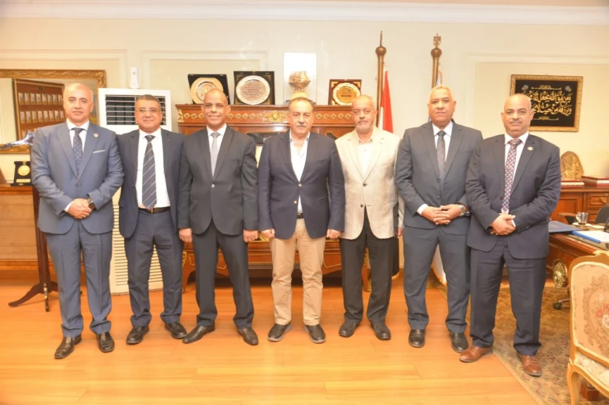 محافظ أسيوط