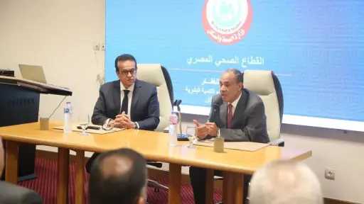 وزير الصحة ووزير الخارجية يجتمعان...