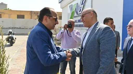 في جولة ميدانية.. وزير قطاع...