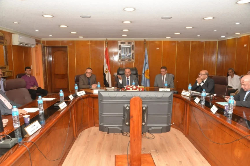 محافظ أسيوط