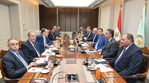 وزراء الزراعة والري والتموين ورئيس...