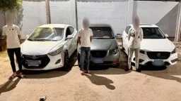 ضبط 3 أشخاص استعرضوا بسياراتهم...