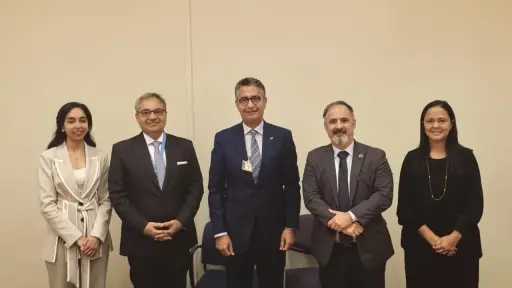 وزير التموين والتجارة الداخلية يلتقي...