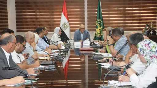 محافظ القليوبية يناقش الخطة الاستثمارية...